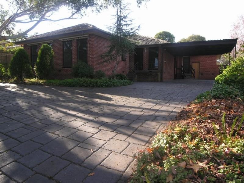 98 Hayrick Lane, Mooroolbark VIC 3138