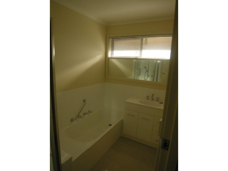 98 Hayrick Lane, Mooroolbark VIC 3138