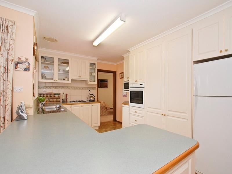 23 Blueberry Road, Mooroolbark VIC 3138