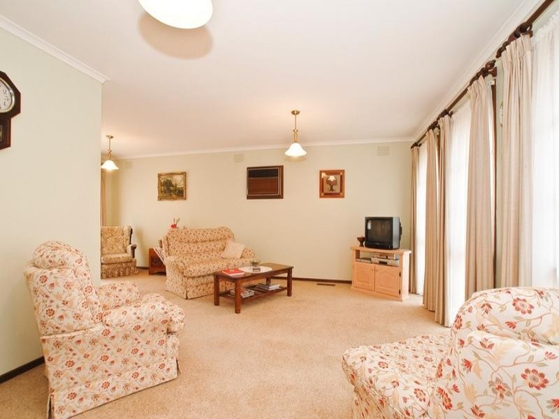 23 Blueberry Road, Mooroolbark VIC 3138