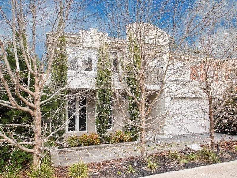 32 Valley Park Drive, Mooroolbark VIC 3138