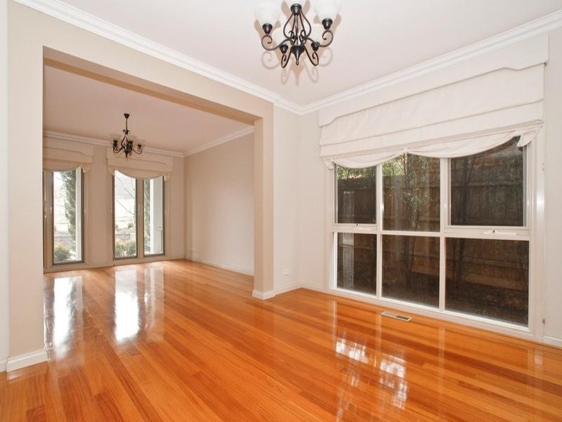 32 Valley Park Drive, Mooroolbark VIC 3138