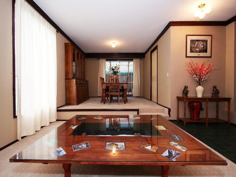 18 Batterbee Drive, Mooroolbark VIC 3138