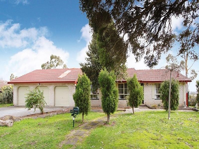 1 Westwood Pass, Chirnside Park VIC 3116