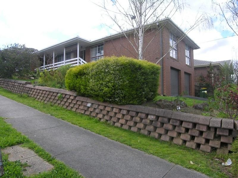 25 Winyard Drive, Mooroolbark VIC 3138