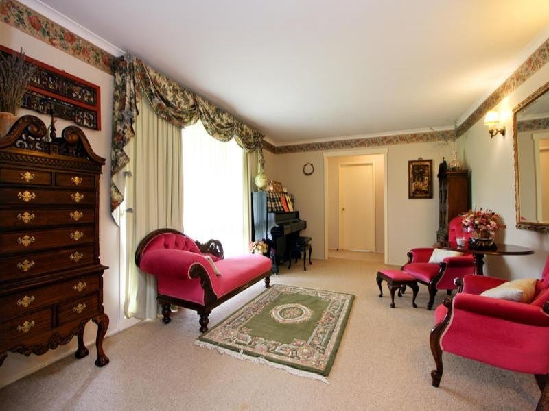 106 Hayrick Lane, Mooroolbark VIC 3138