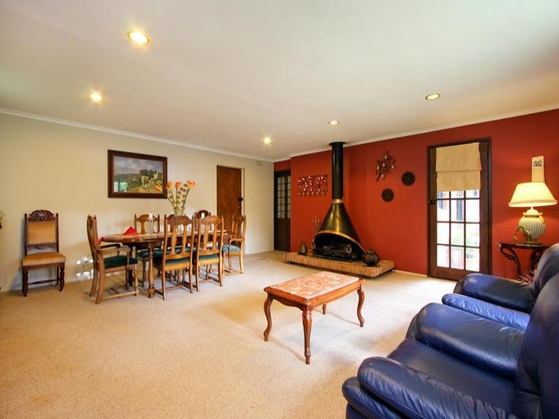 106 Hayrick Lane, Mooroolbark VIC 3138