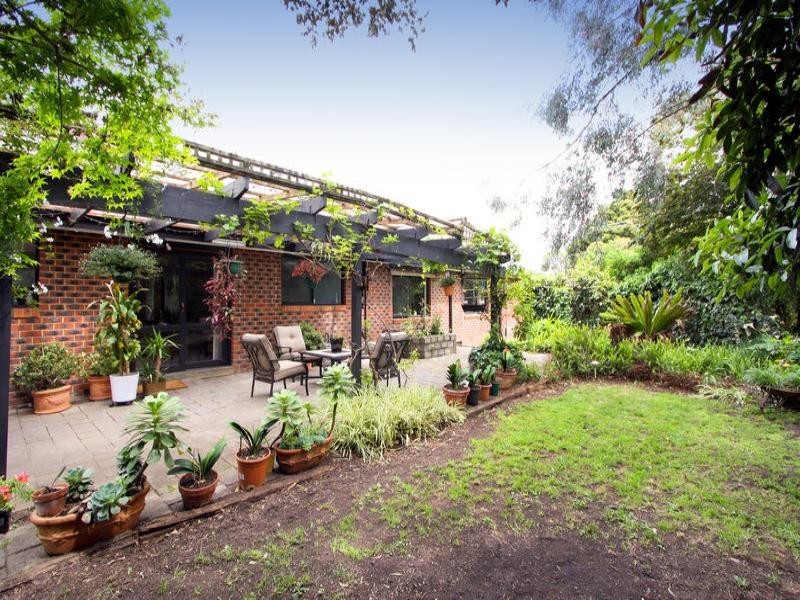 106 Hayrick Lane, Mooroolbark VIC 3138