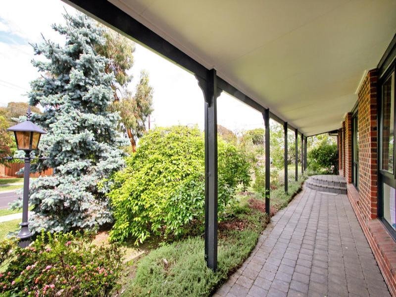 106 Hayrick Lane, Mooroolbark VIC 3138