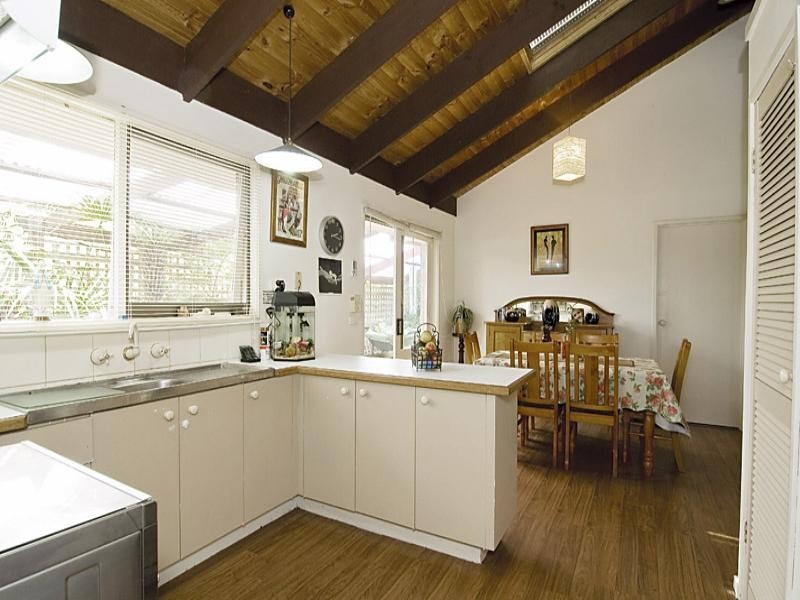 16 Landara Court, Mooroolbark VIC 3138