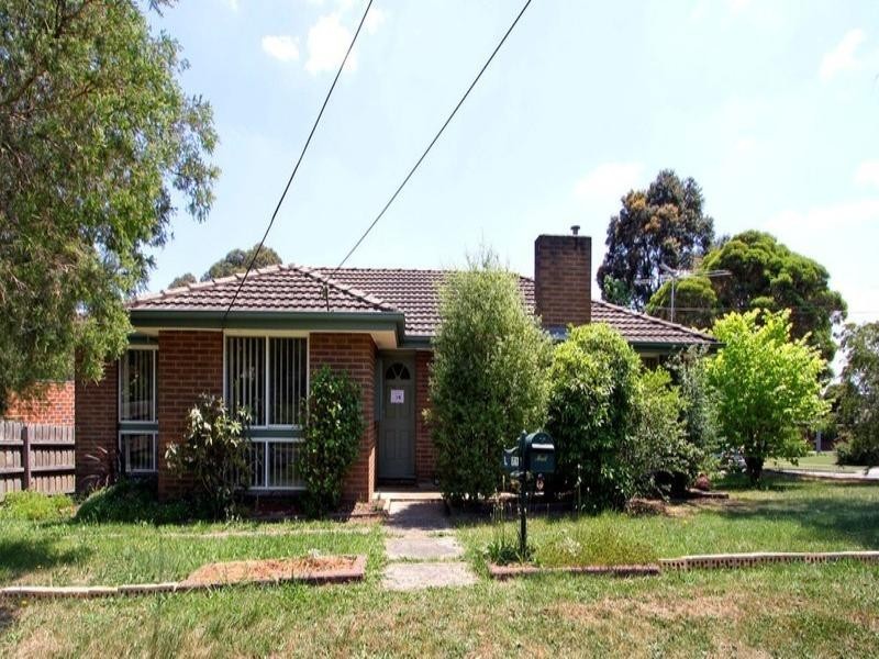 71 Bellara Drive, Mooroolbark VIC 3138