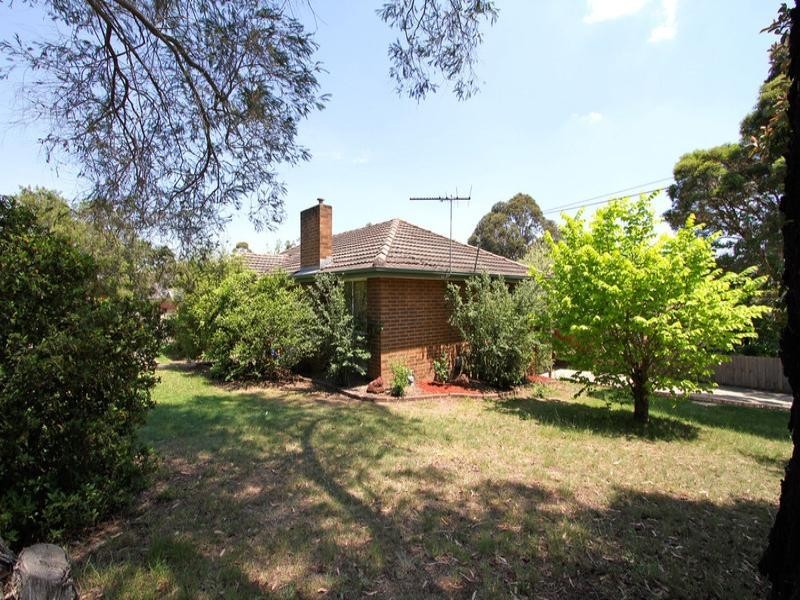 71 Bellara Drive, Mooroolbark VIC 3138