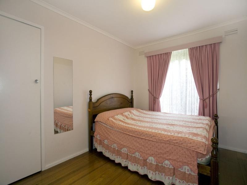 14 Saxon Drive, Mooroolbark VIC 3138