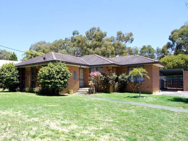 37 Landstrom Quadrant, Kilsyth VIC 3137