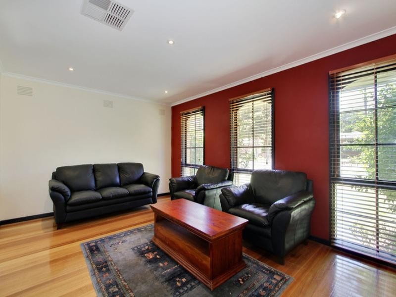 37 Landstrom Quadrant, Kilsyth VIC 3137