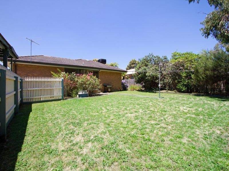 37 Landstrom Quadrant, Kilsyth VIC 3137