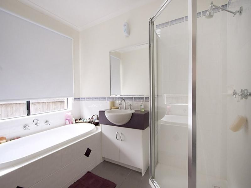 17 Mountain View Road, Kilsyth VIC 3137