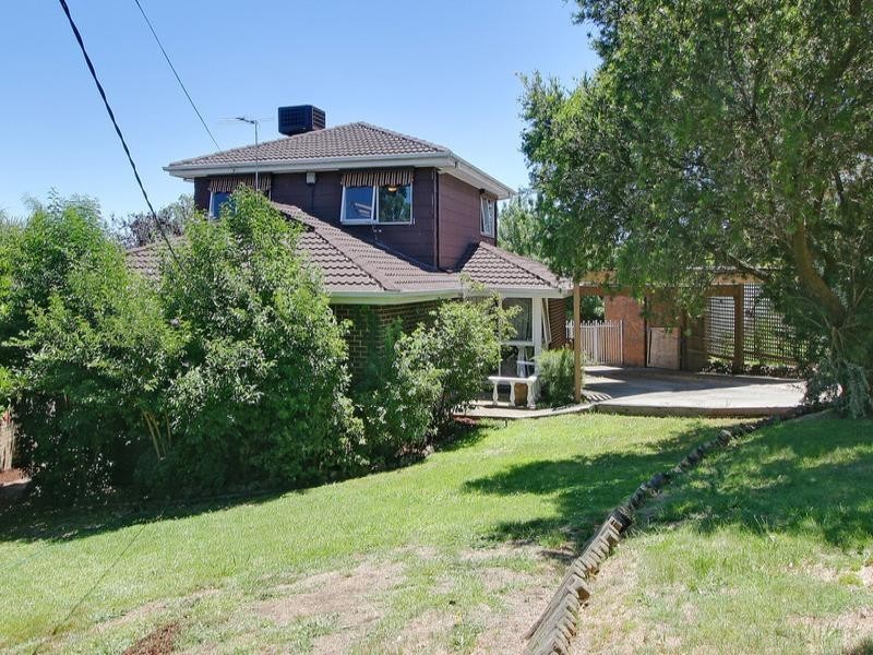 7 Parry Drive, Mooroolbark VIC 3138