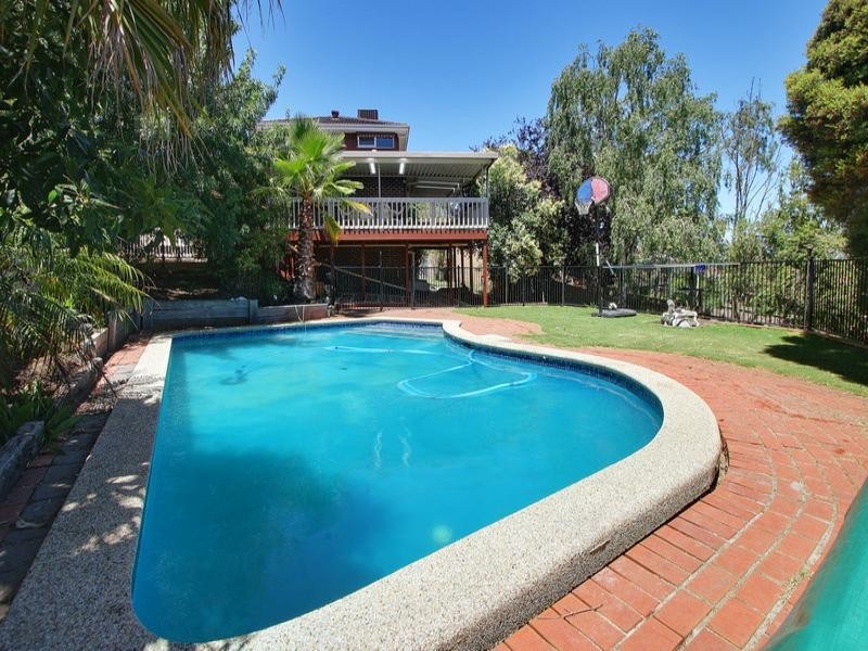 7 Parry Drive, Mooroolbark VIC 3138