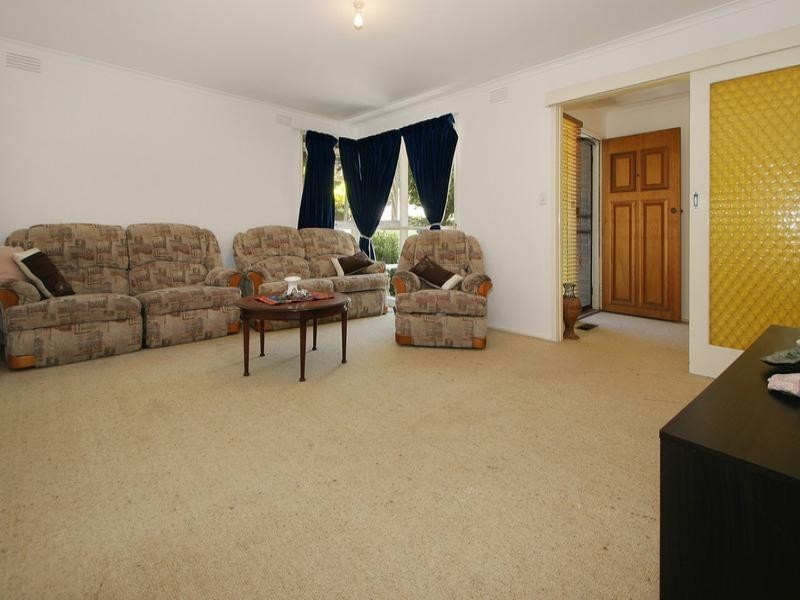 7 Parry Drive, Mooroolbark VIC 3138