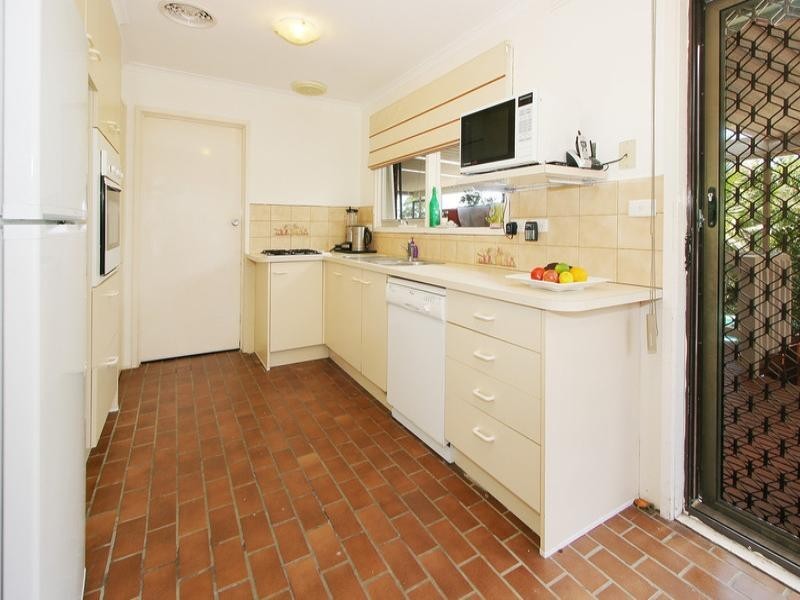 7 Parry Drive, Mooroolbark VIC 3138