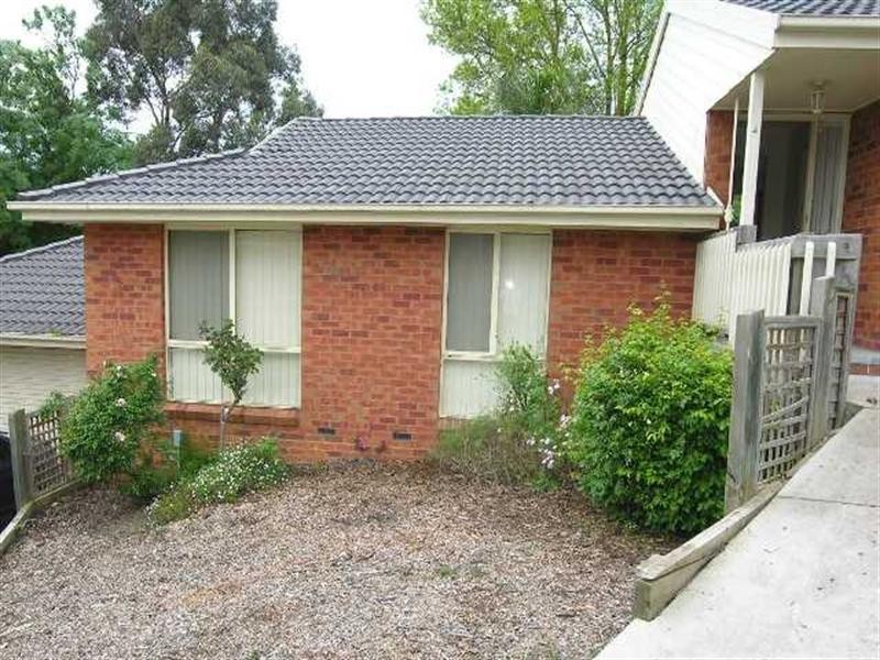 4/8-10 Wyuna Walk, Mooroolbark VIC 3138