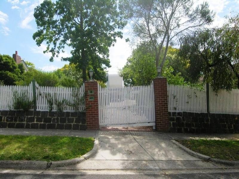 4 Summit Court, Mooroolbark VIC 3138