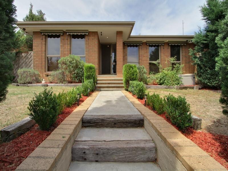 1 French Close, Mooroolbark VIC 3138