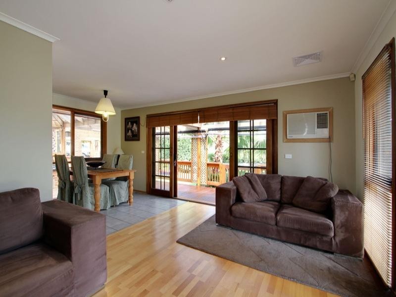 1 French Close, Mooroolbark VIC 3138