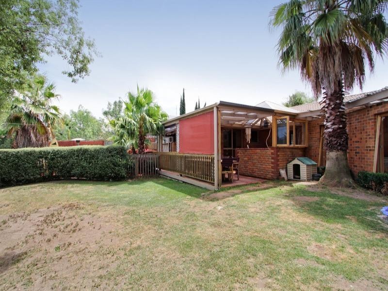 1 French Close, Mooroolbark VIC 3138