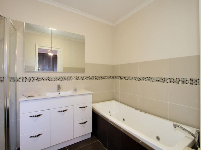 13 Lakeview Drive, Lilydale VIC 3140