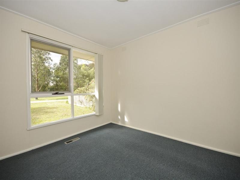 30 Cambridge Road, Mooroolbark VIC 3138