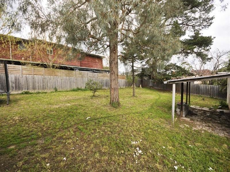 30 Cambridge Road, Mooroolbark VIC 3138