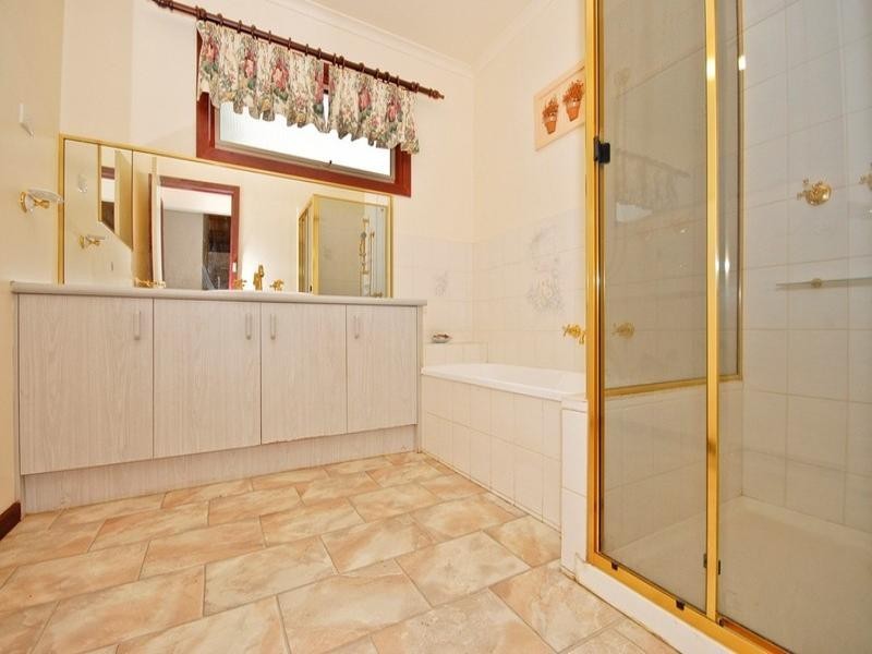 13 Stringybark Boulevard North, Mount Evelyn VIC 3796