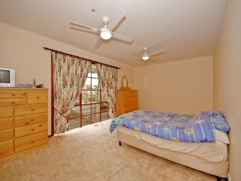 13 Stringybark Boulevard North, Mount Evelyn VIC 3796