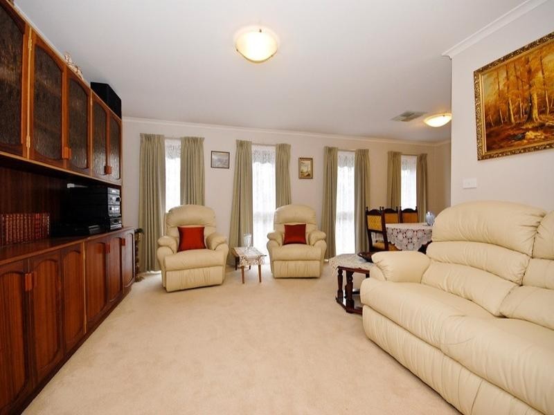 42 Country Club Drive, Chirnside Park VIC 3116