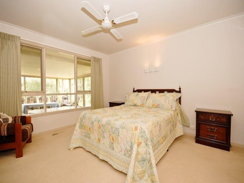 42 Country Club Drive, Chirnside Park VIC 3116