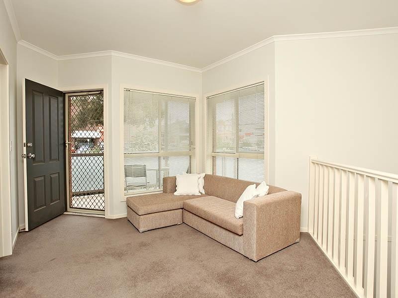87/13 Hewish Road, Croydon VIC 3136