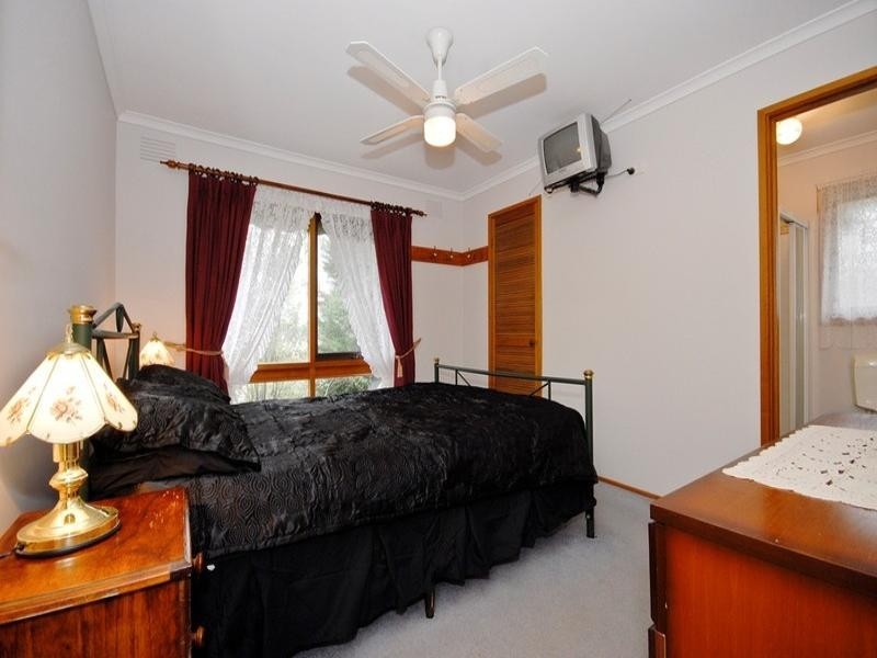 5 Shadowplay Road, Mooroolbark VIC 3138