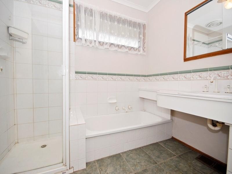 5 Shadowplay Road, Mooroolbark VIC 3138