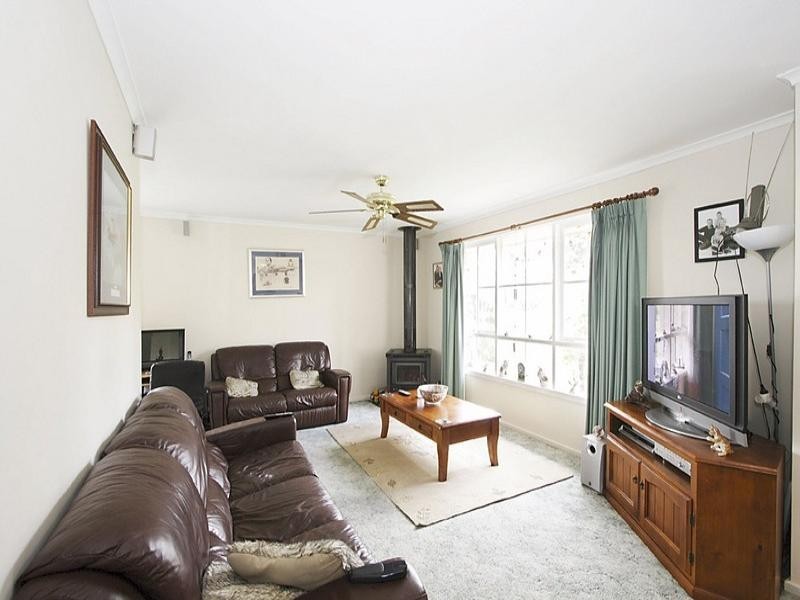 1 WESTWOOD PASS, Chirnside Park VIC 3116
