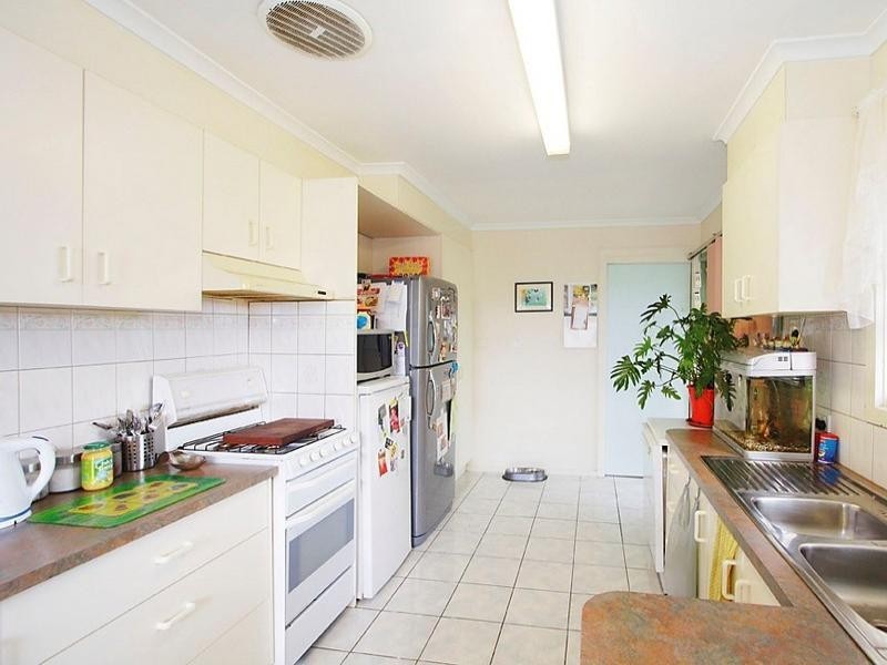 1 WESTWOOD PASS, Chirnside Park VIC 3116