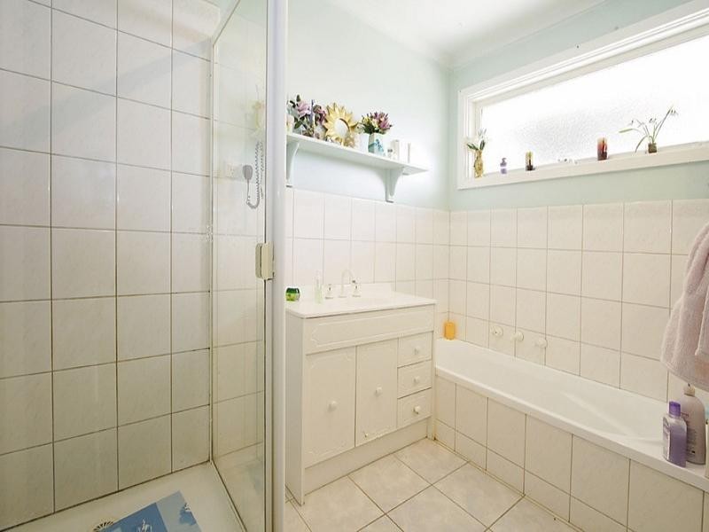 1 WESTWOOD PASS, Chirnside Park VIC 3116