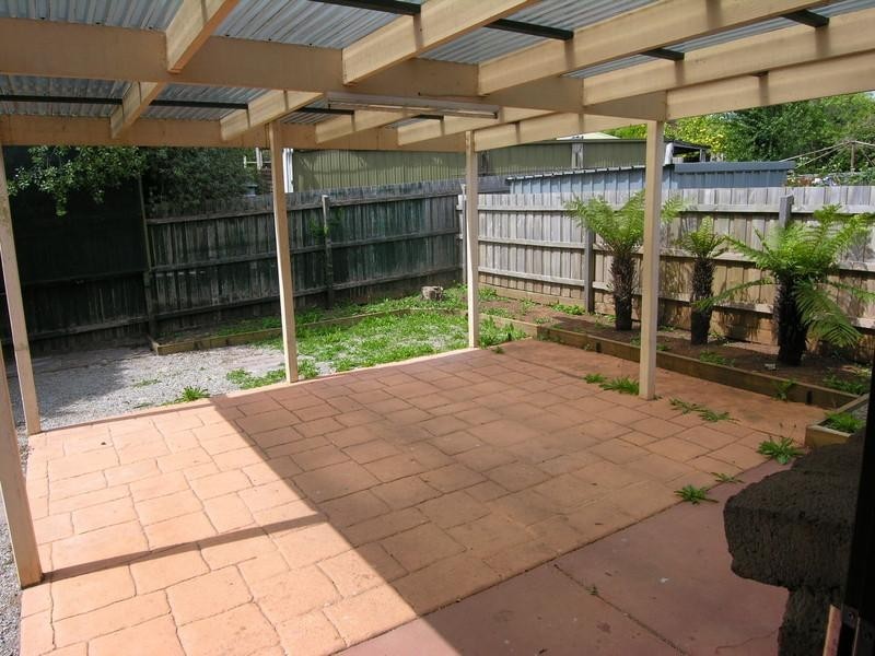 11 Eastwood Crescent, Mooroolbark VIC 3138