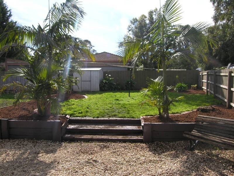4 Statesman Crescent, Mooroolbark VIC 3138