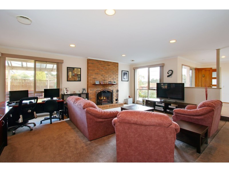 4 Hedwig Drive, Mooroolbark VIC 3138