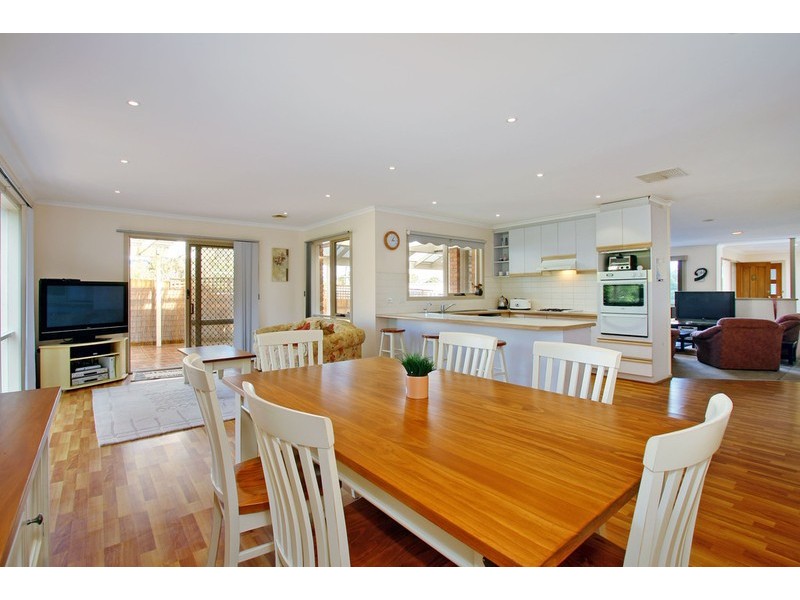 4 Hedwig Drive, Mooroolbark VIC 3138