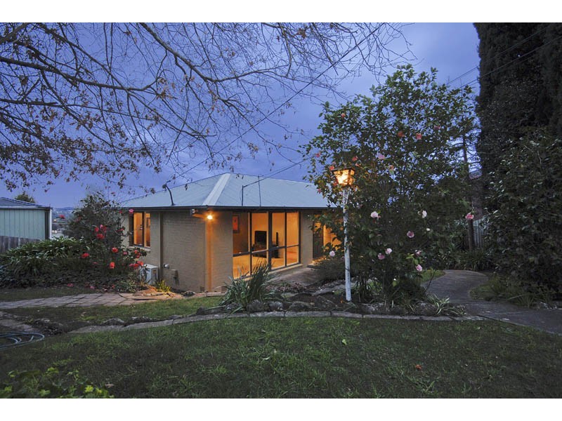 1 Meridian Court, Mooroolbark VIC 3138