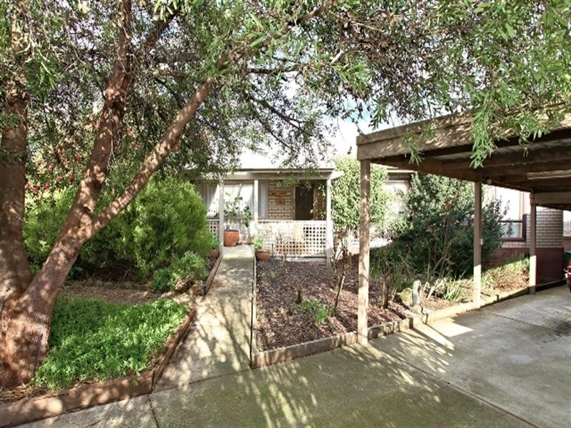 13 Kalimna Street, Mooroolbark VIC 3138