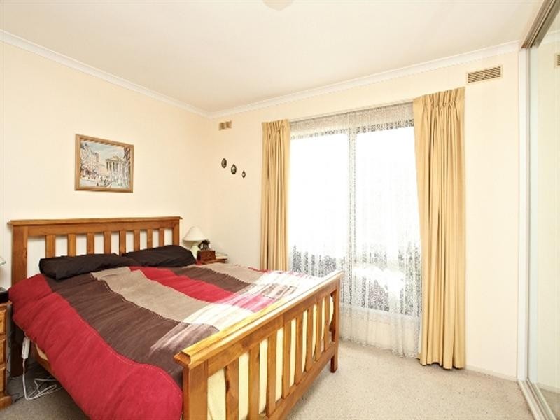 13 Kalimna Street, Mooroolbark VIC 3138